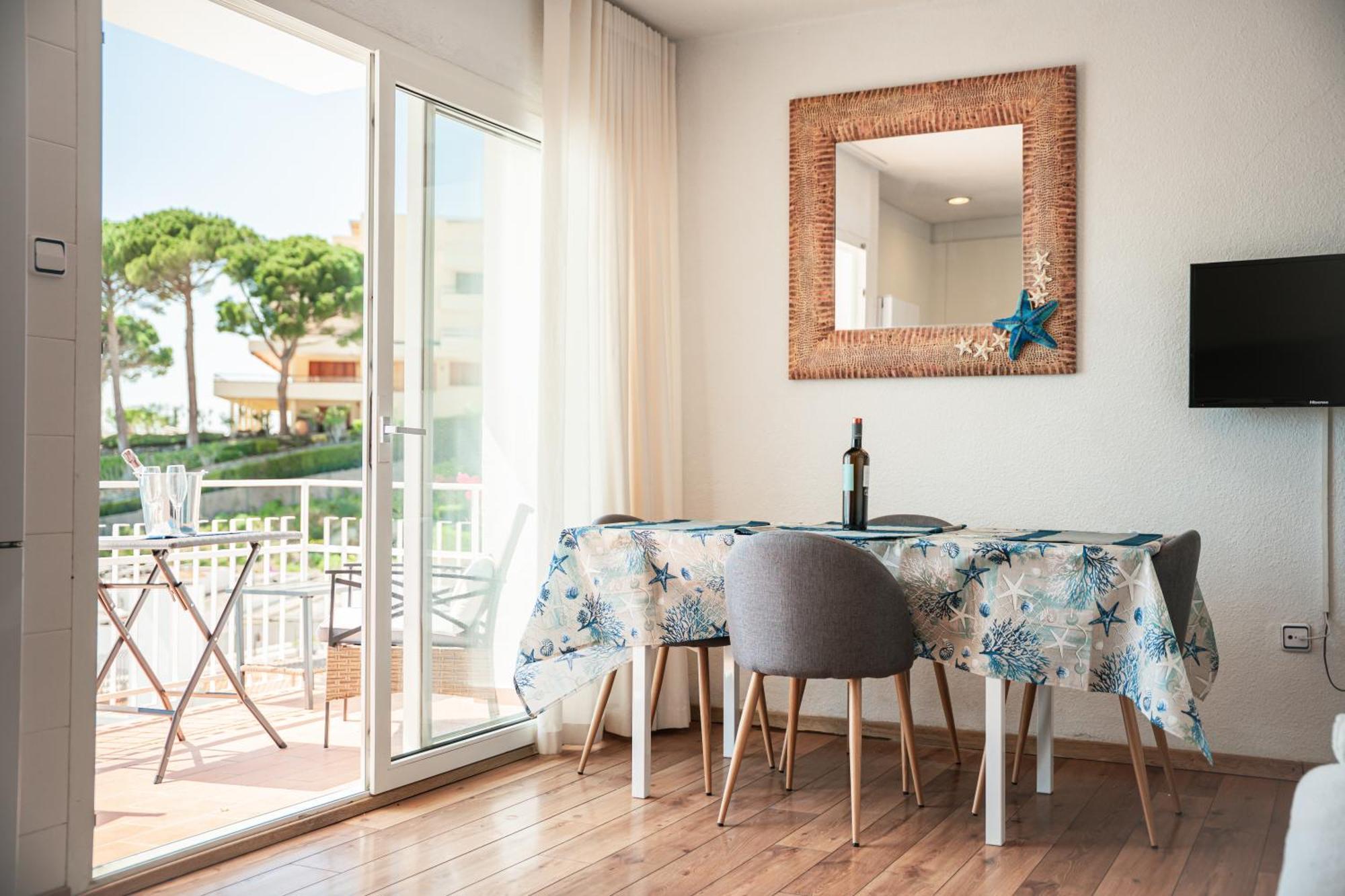 Santa Llucia Apartaments Ρόζες Εξωτερικό φωτογραφία