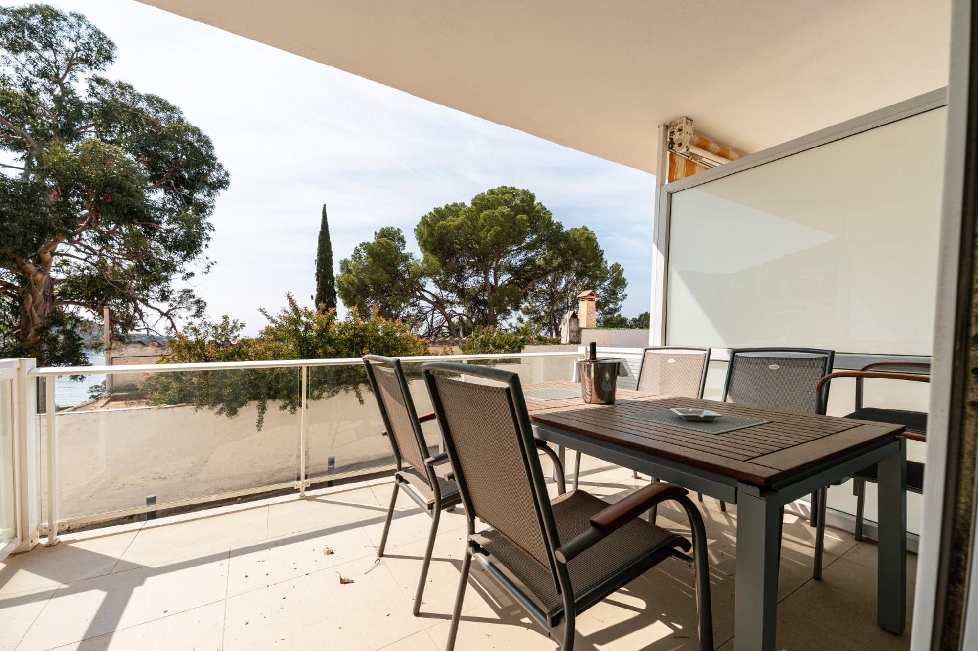 Santa Llucia Apartaments Ρόζες Εξωτερικό φωτογραφία