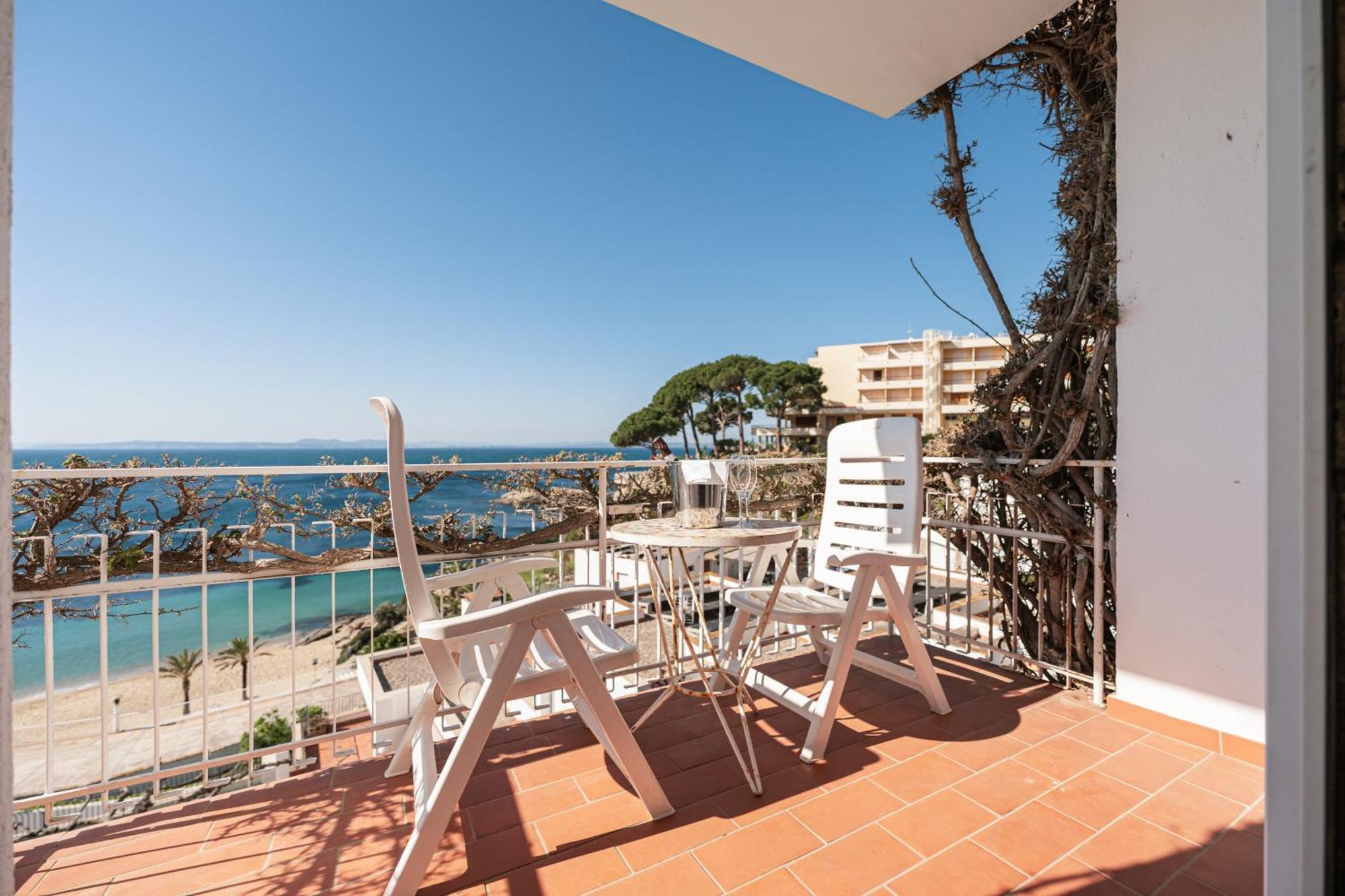 Santa Llucia Apartaments Ρόζες Εξωτερικό φωτογραφία